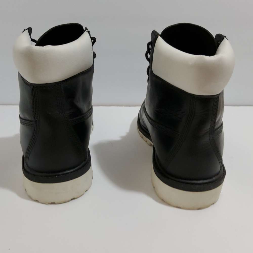 Boots - Picture 2 of 4